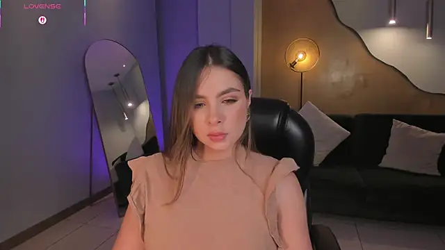 Snapshot of EloisaOlivero chatting on 12.17.25 EloisaOlivero online show from 12.17.25