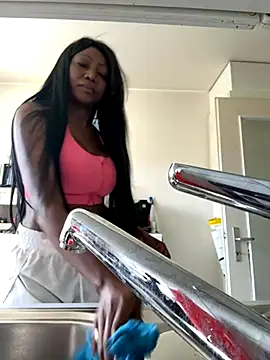 SUUKAM online show from 09.13.25