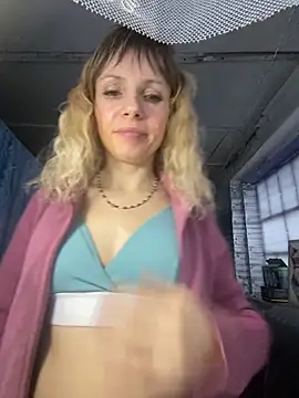 Snapshot of Anita-Smith chatting on 12.12.24 Anita-Smith online show from 12.12.24