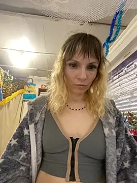 Snapshot of Anita-Smith chatting on 12.28.24 Anita-Smith online show from 12.28.24