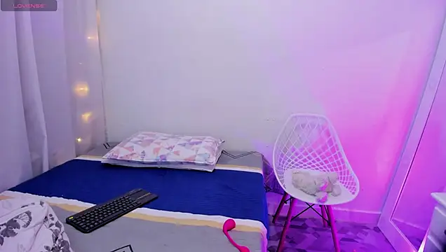 Snapshot of andrea_osorio_ chatting on 11.07.25 andrea osorio online show from 11.07.25