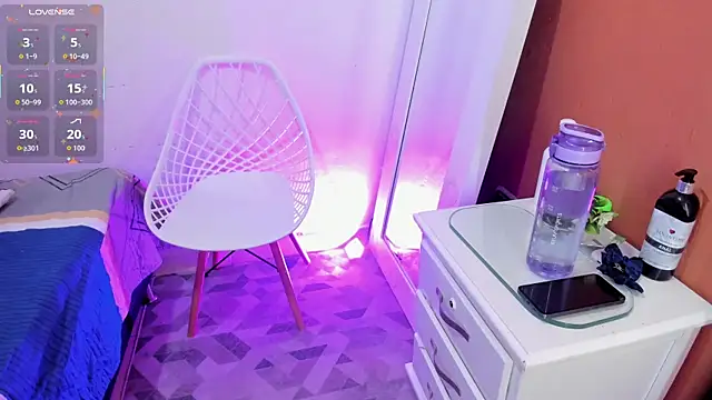 Snapshot of andrea_osorio_ chatting on 11.13.25 andrea osorio online show from 11.13.25