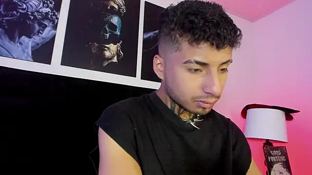 Snapshot of JuanCamiilo_66 chatting on 10.24.25 JuanCamiilo 66 online show from 10.24.25