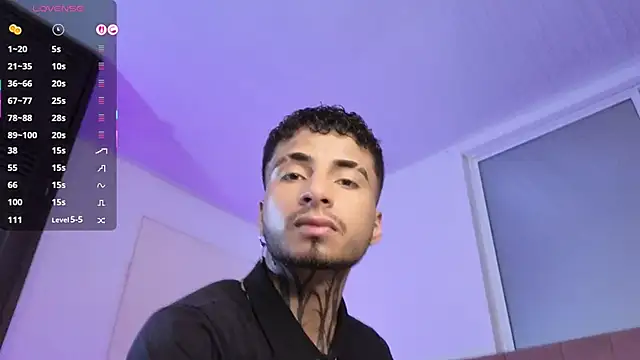 Snapshot of JuanCamiilo_66 chatting on 11.08.25 JuanCamiilo 66 online show from 11.08.25