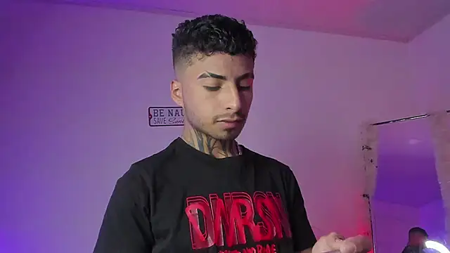 Snapshot of JuanCamiilo_66 chatting on 11.21.25 JuanCamiilo 66 online show from 11.21.25