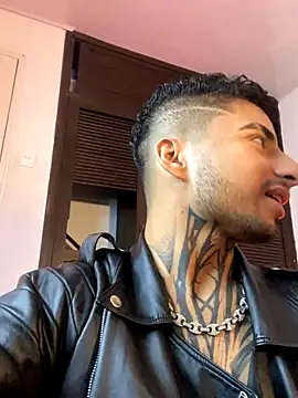 Snapshot of JuanCamiilo_66 chatting on 12.14.25 JuanCamiilo 66 online show from 12.14.25