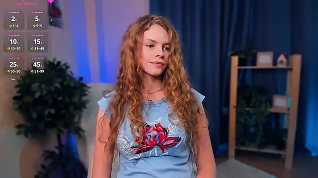 Snapshot of RayaNenlia chatting on 01.07.25 RayaNenlia online show from 01.07.25