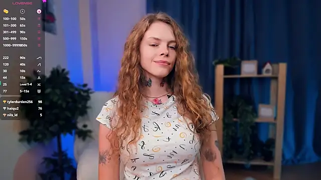 Snapshot of RayaNenlia chatting on 01.13.25 RayaNenlia online show from 01.13.25