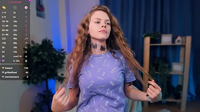 Snapshot of RayaNenlia chatting on 01.14.25 RayaNenlia online show from 01.14.25