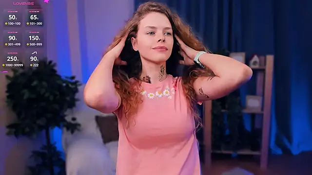 Snapshot of RayaNenlia chatting on 01.17.25 RayaNenlia online show from 01.17.25