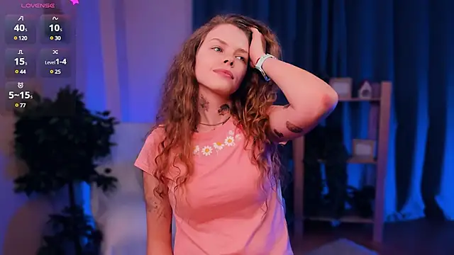 Snapshot of RayaNenlia chatting on 01.24.25 RayaNenlia online show from 01.24.25