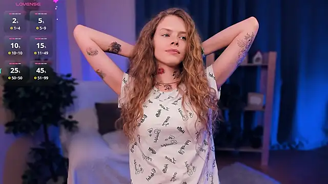 Snapshot of RayaNenlia chatting on 01.27.25 RayaNenlia online show from 01.27.25