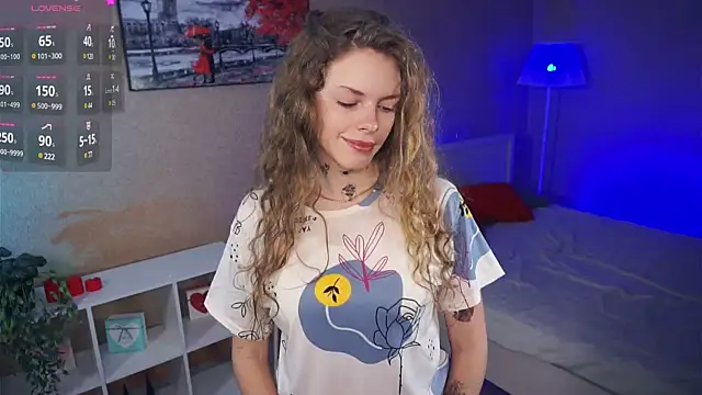 Snapshot of RayaNenlia chatting on 02.11.25 RayaNenlia online show from 02.11.25