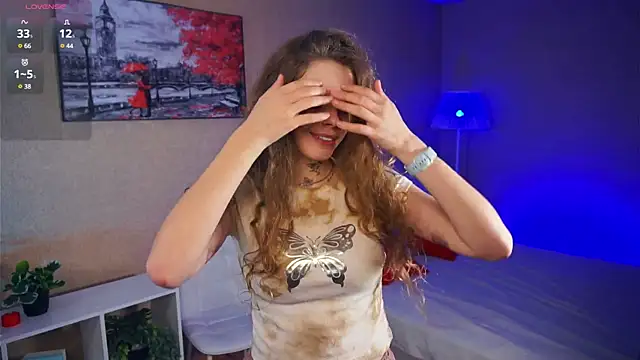 Snapshot of RayaNenlia chatting on 02.19.25 RayaNenlia online show from 02.19.25