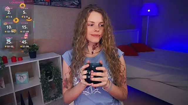 Snapshot of RayaNenlia chatting on 03.11.25 RayaNenlia online show from 03.11.25