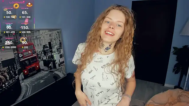 Snapshot of RayaNenlia chatting on 03.16.25 RayaNenlia online show from 03.16.25