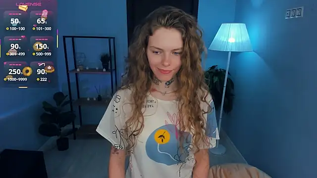 Snapshot of RayaNenlia chatting on 03.19.25 RayaNenlia online show from 03.19.25