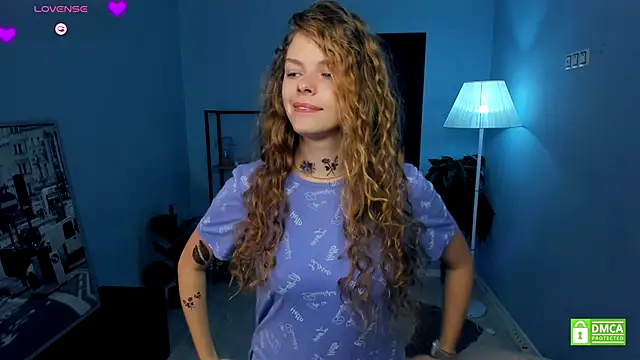 Snapshot of RayaNenlia chatting on 11.09.25 RayaNenlia online show from 11.09.25