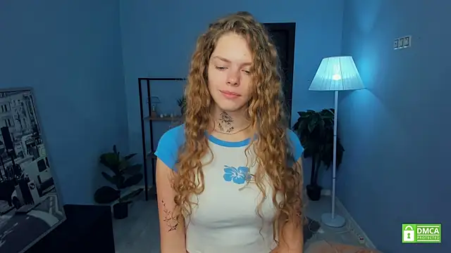 Snapshot of RayaNenlia chatting on 11.25.25 RayaNenlia online show from 11.25.25