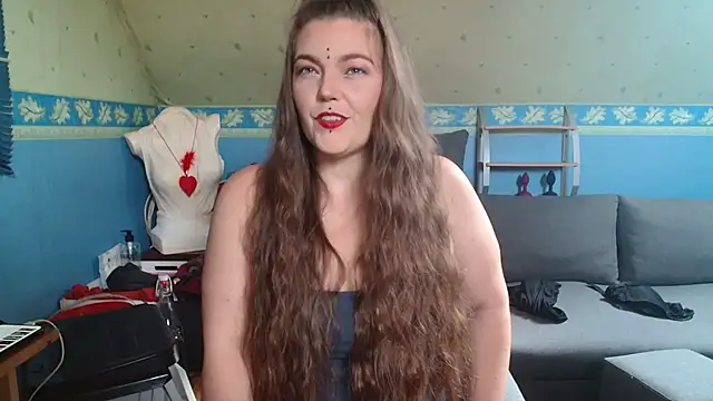 Snapshot of SherineDivine chatting on 09.16.25 SherineDivine online show from 09.16.25