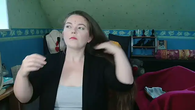 Snapshot of SherineDivine chatting on 10.29.25 SherineDivine online show from 10.29.25