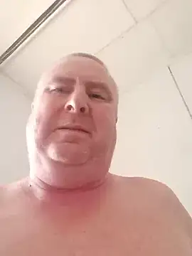 Snapshot of SA_BULL chatting on 02.08.25 SA BULL online show from 02.08.25