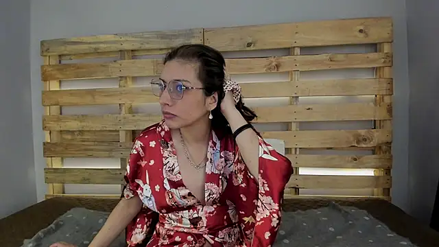 Snapshot of bulma_bambina_ chatting on 11.29.25 bulma bambina online show from 11.29.25