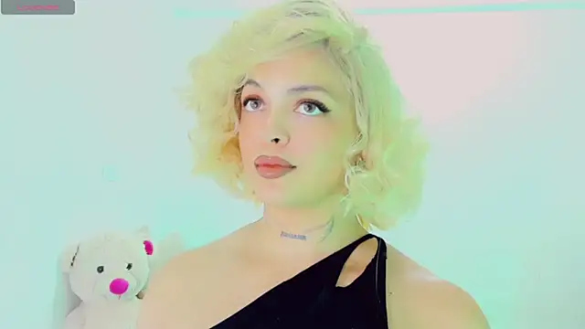 Emmaa Saenz  online show from 02.27.26