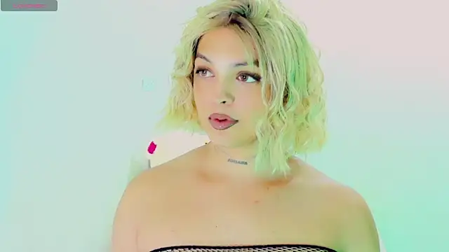 Emmaa Saenz  online show from 03.23.26