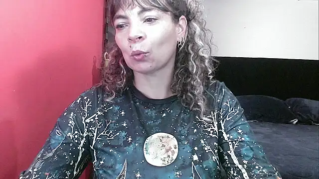 Snapshot of charlotedoll chatting on 10.22.25 charlotedoll online show from 10.22.25