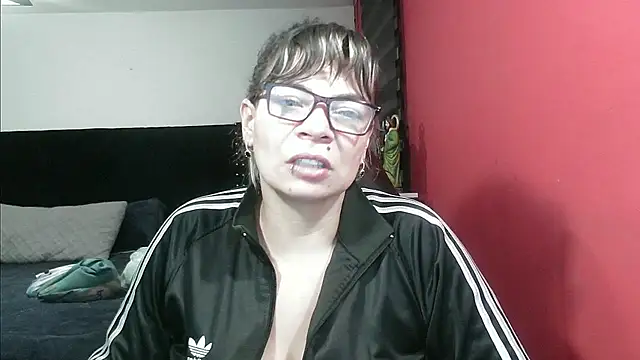 Snapshot of charlotedoll chatting on 10.28.25 charlotedoll online show from 10.28.25