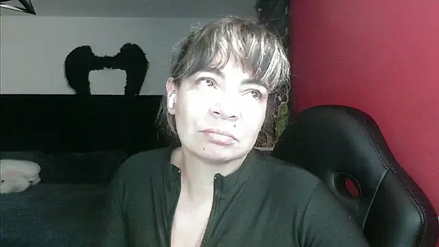 Snapshot of charlotedoll chatting on 11.14.25 charlotedoll online show from 11.14.25