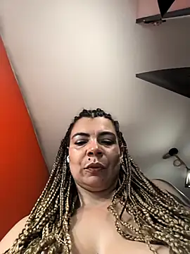 Snapshot of charlotedoll chatting on 12.04.25 charlotedoll online show from 12.04.25