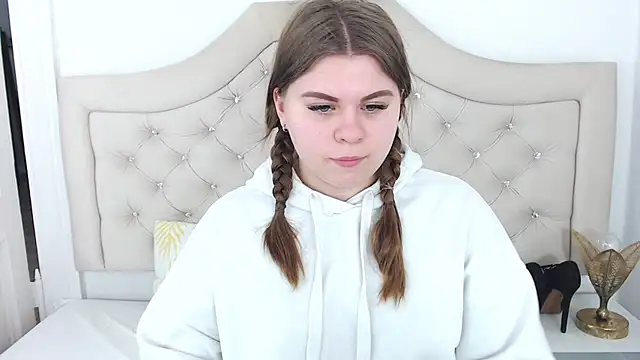 Snapshot of AbbyPleasure chatting on 12.24.24 AbbyPleasure online show from 12.24.24