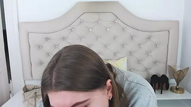 Snapshot of AbbyPleasure chatting on 01.28.25 AbbyPleasure online show from 01.28.25