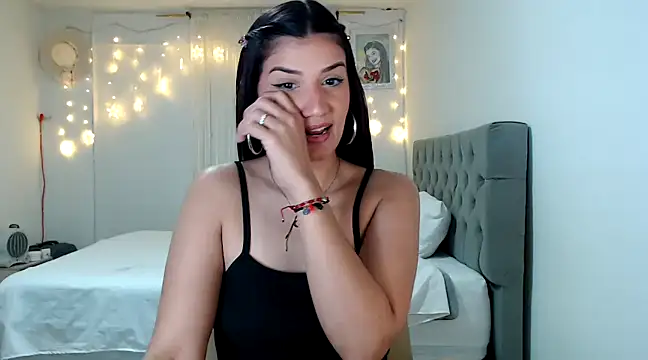 Snapshot of ZajiraShane chatting on 12.17.24 ZajiraShane online show from 12.17.24