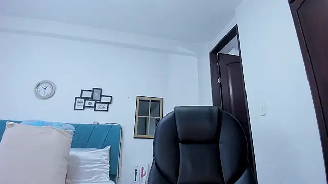 kamila lopez online show from 10.30.25