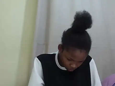 queen-sasha online show from 03.12.26