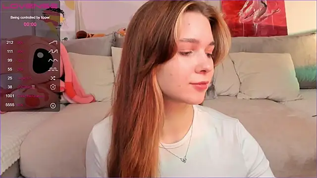 Snapshot of Frau_Lina chatting on 10.26.25 Frau Lina online show from 10.26.25