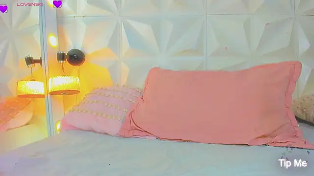 Snapshot of cute_latinaxxx chatting on 12.03.24 cute latinaxxx online show from 12.03.24