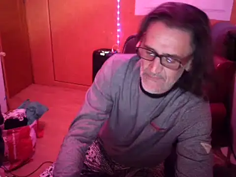 Snapshot of Lia_Y_PatrickX chatting on 11.27.25 Lia Y PatrickX online show from 11.27.25