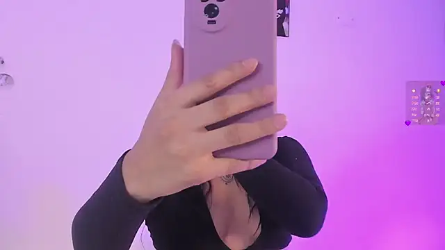 Snapshot of Maggie_1 chatting on 09.27.25 Maggie 1 online show from 09.27.25