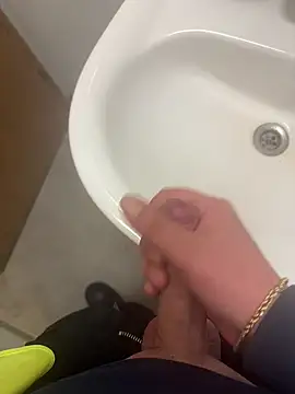 Snapshot of FrutenFratenR9 chatting on 09.26.25 FrutenFratenR9 online show from 09.26.25