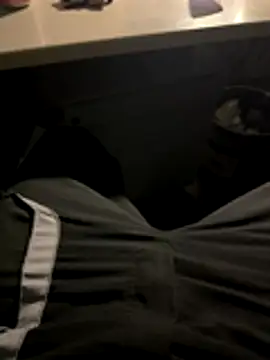 Snapshot of FrutenFratenR9 chatting on 11.01.25 FrutenFratenR9 online show from 11.01.25