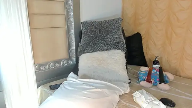 GingerDollx online show from 10.22.25