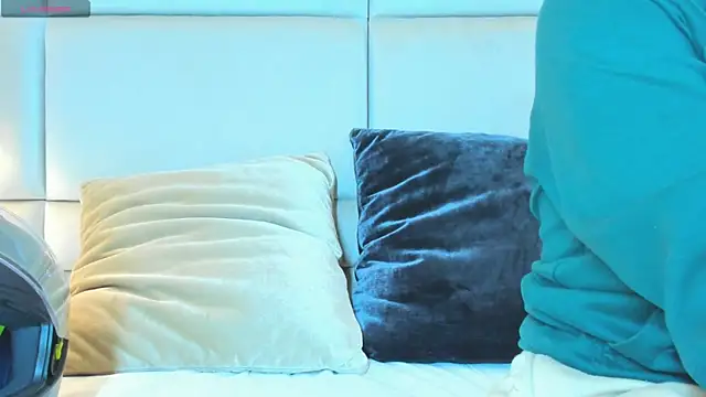 charlotte01   online show from 10.04.25