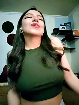 Snapshot of Paudelatorre chatting on 03.18.25 Paudelatorre online show from 03.18.25