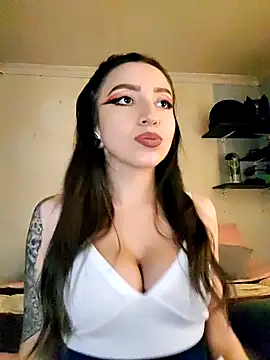 Snapshot of Paudelatorre chatting on 12.01.25 Paudelatorre online show from 12.01.25