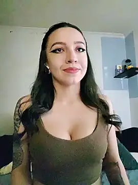 Snapshot of Paudelatorre chatting on 06.18.26 Paudelatorre online show from 06.18.26