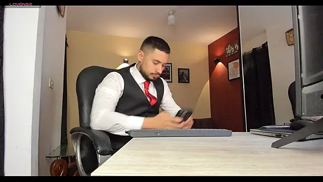 Snapshot of thesexlawyer1 chatting on 11.29.25 thesexlawyer1 online show from 11.29.25